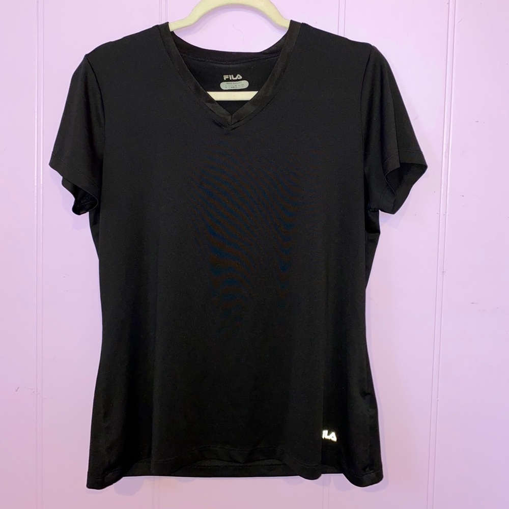 BLACK ACTIVE V-NECK TOP